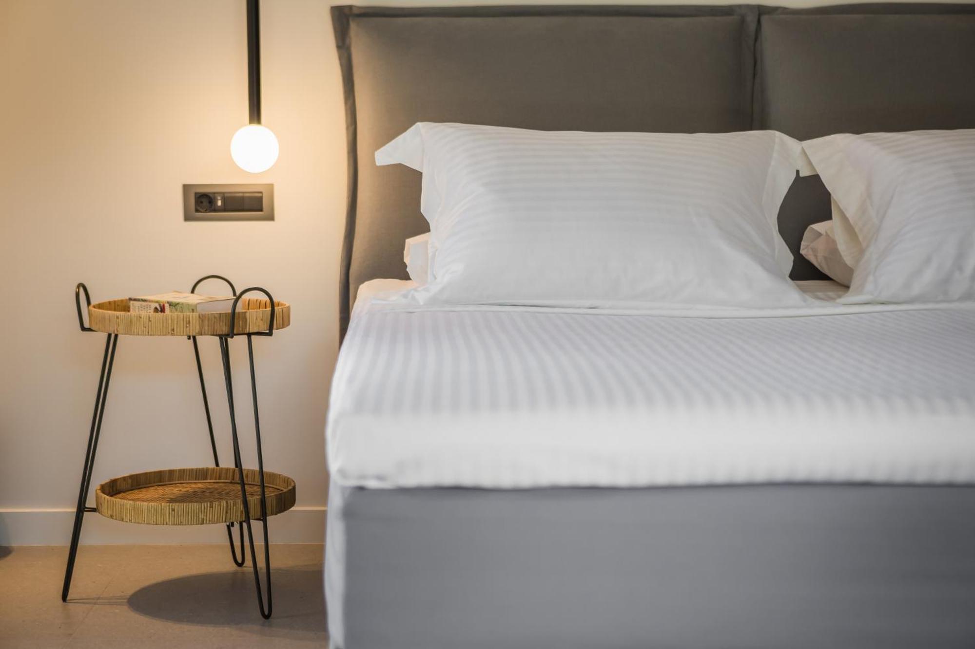 Harmony Suites Χελμάτα Δωμάτιο φωτογραφία